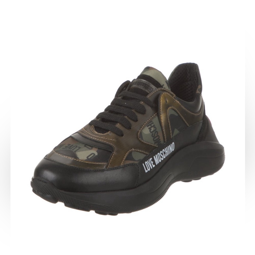 Gorgeous Moschino sneakers! New!